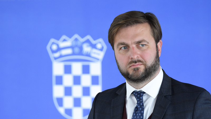 Zahtijevamo reviziju arbitražne odluke, zaustavljaju se pregovori s MOL-om oko dionica INA-e do okončanja tog procesa